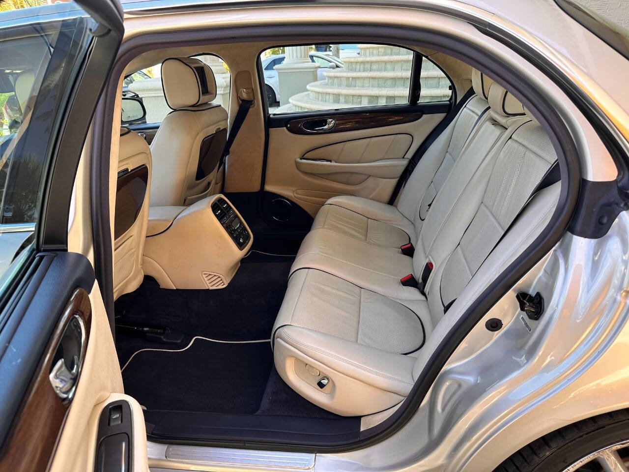 Used 2009 Jaguar XJ Vanden Plas Super V8 Portfolio image 57