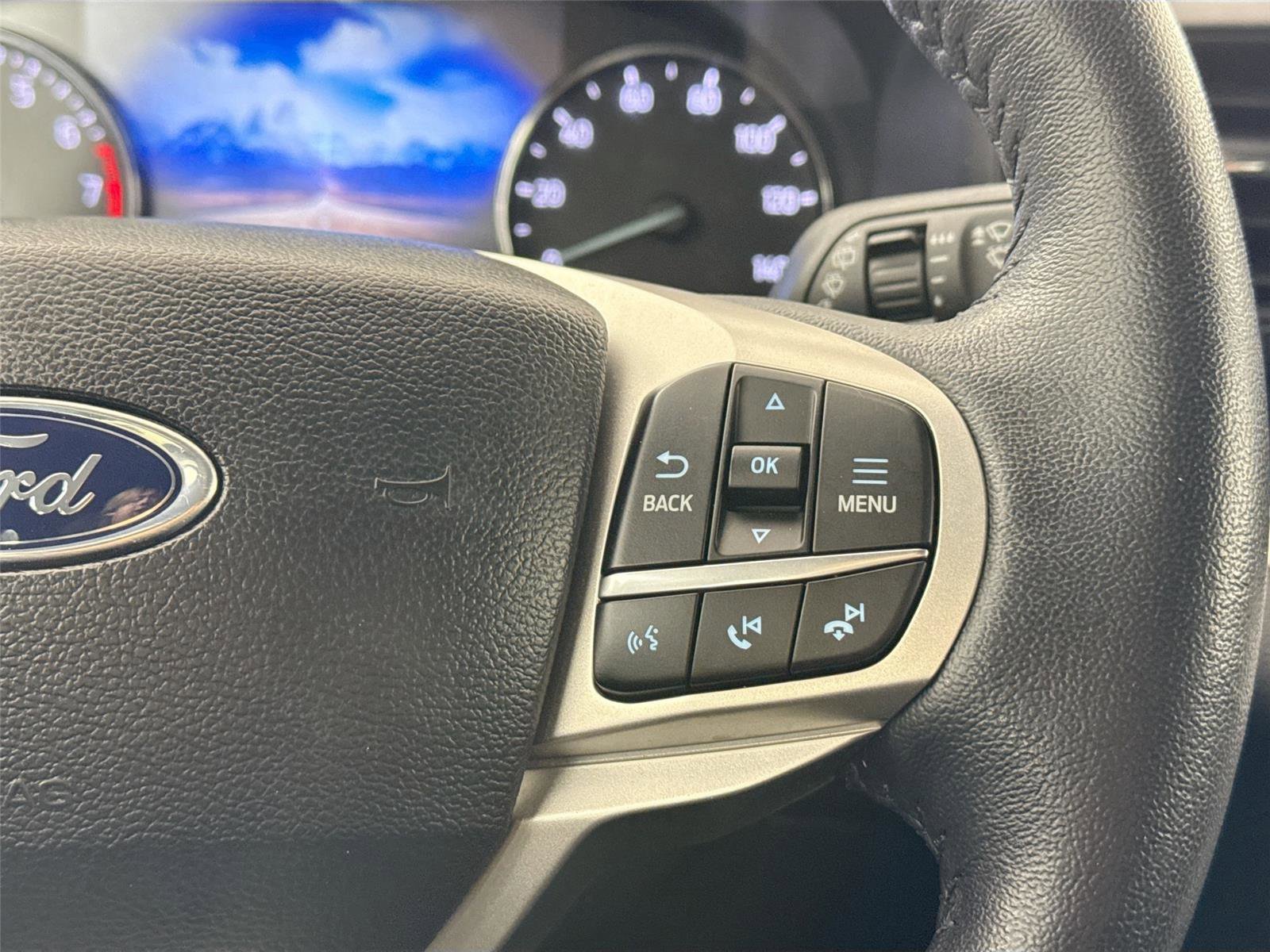 Used 2024 Ford Explorer XLT w/ Class IV Trailer Tow Package image 18