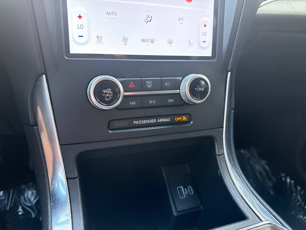 Used 2022 Ford Edge Titanium AWD/4WD image 17