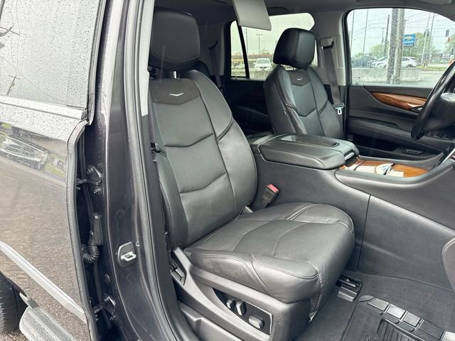 Used 2016 Cadillac Escalade Luxury AWD/4WD image 23