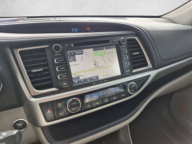 Used 2018 Toyota Highlander Limited Platinum AWD/4WD image 15