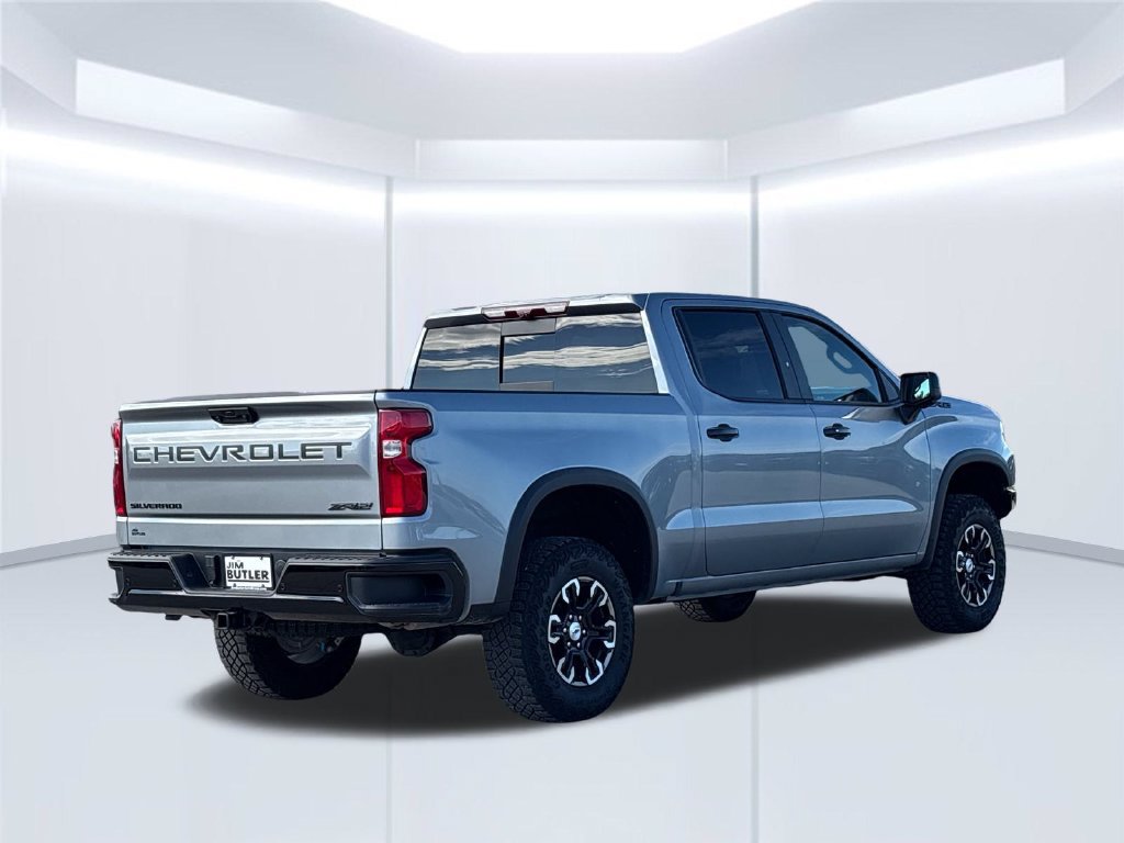 Used 2023 Chevrolet Silverado 1500 ZR2 w/ Technology Package AWD/4WD image 8