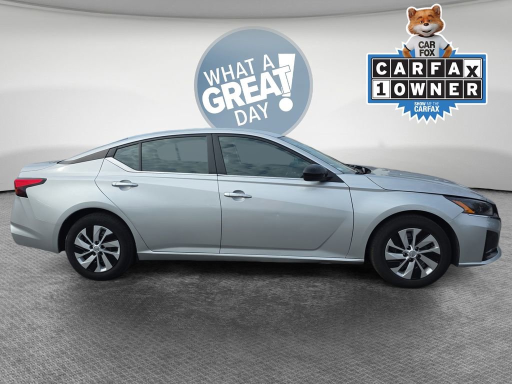 Used 2023 Nissan Altima 2.5 S FWD image 2