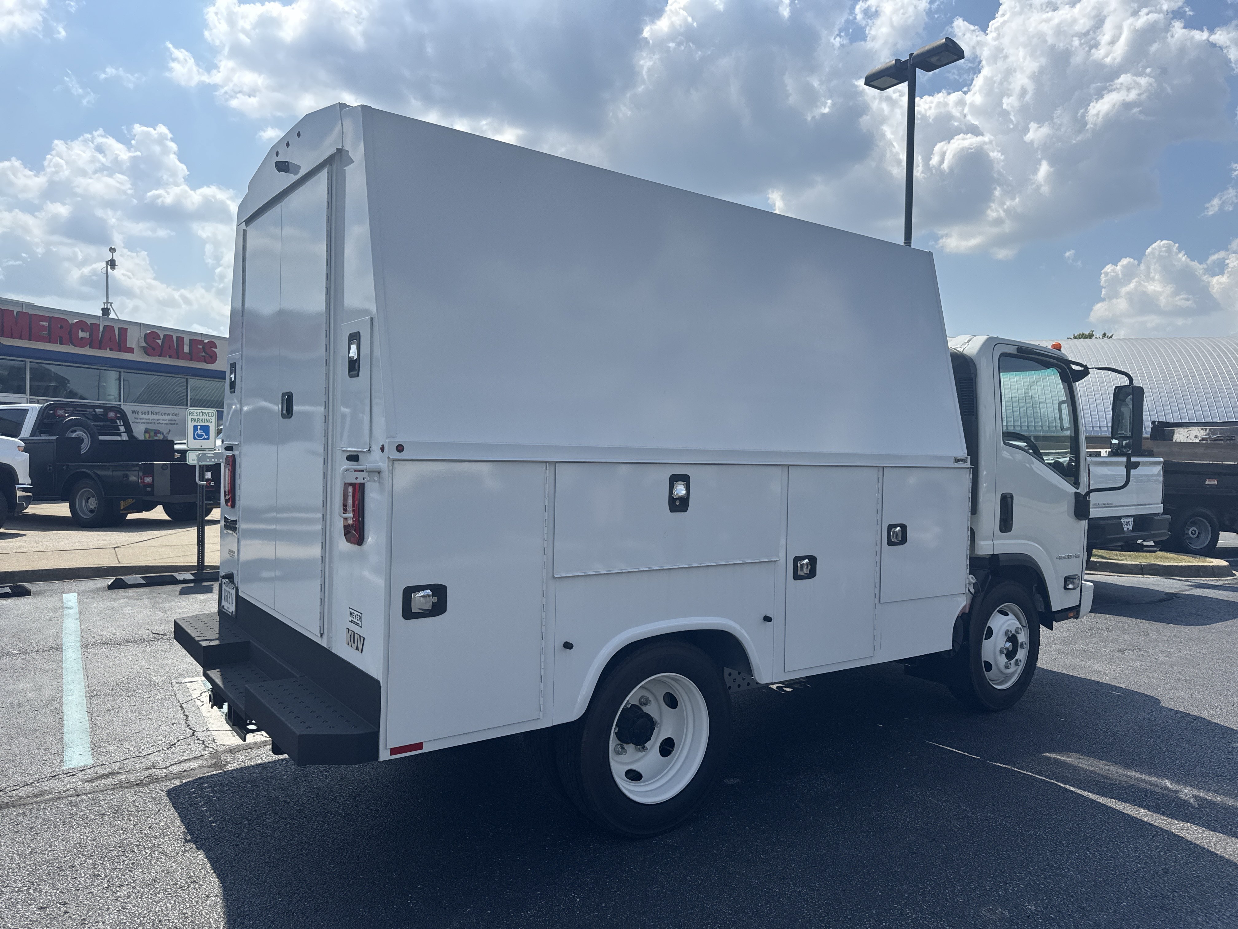 Used 2024 Chevrolet Low Cab Forward RWD image 3
