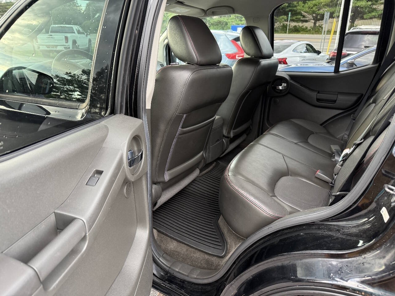 Used 2011 Nissan Xterra PRO-4X w/ Pro-4x Leather Pkg AWD/4WD image 11