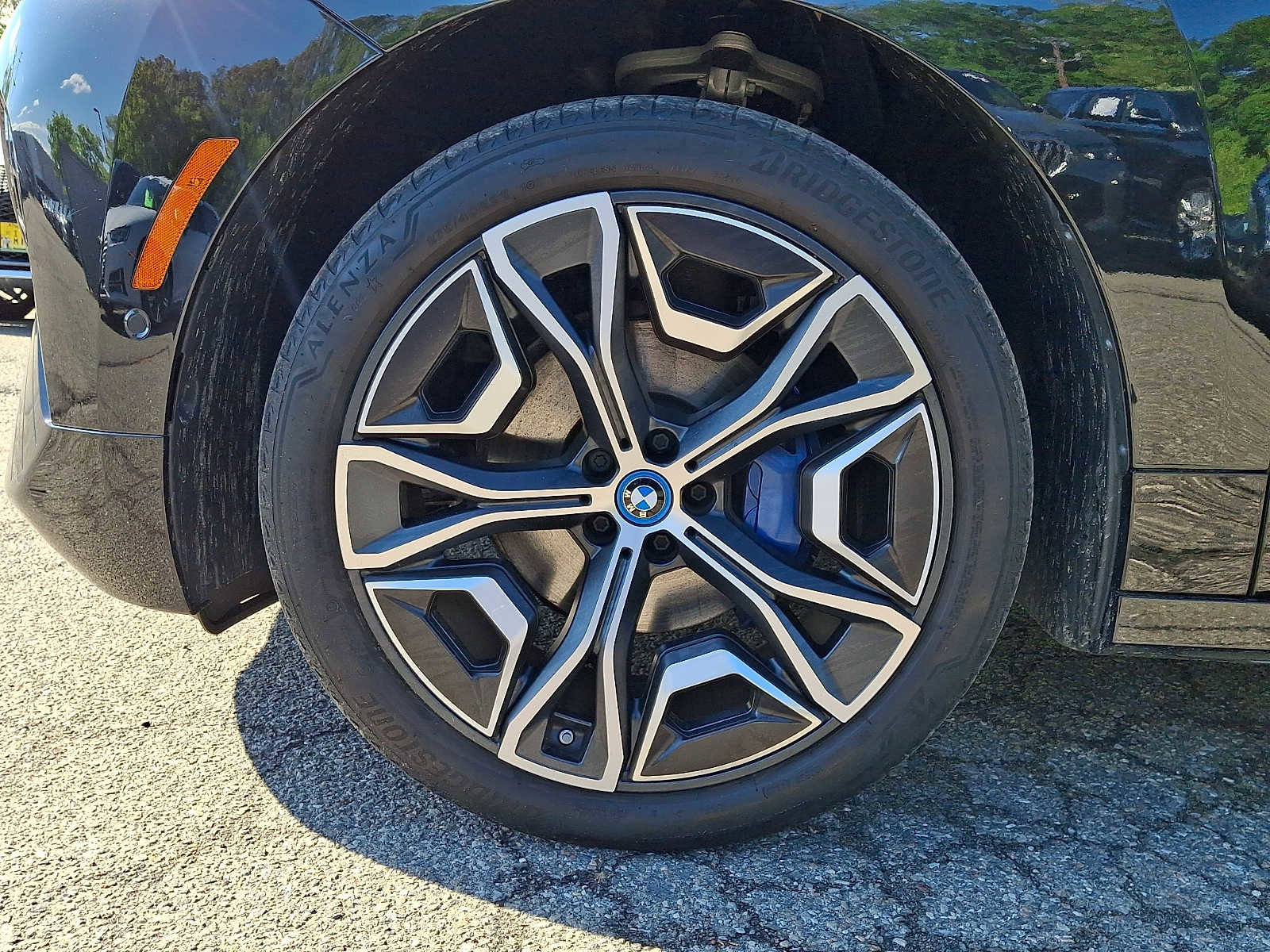 Certified 2024 BMW iX xDrive50 w/ Sport Package AWD/4WD image 8