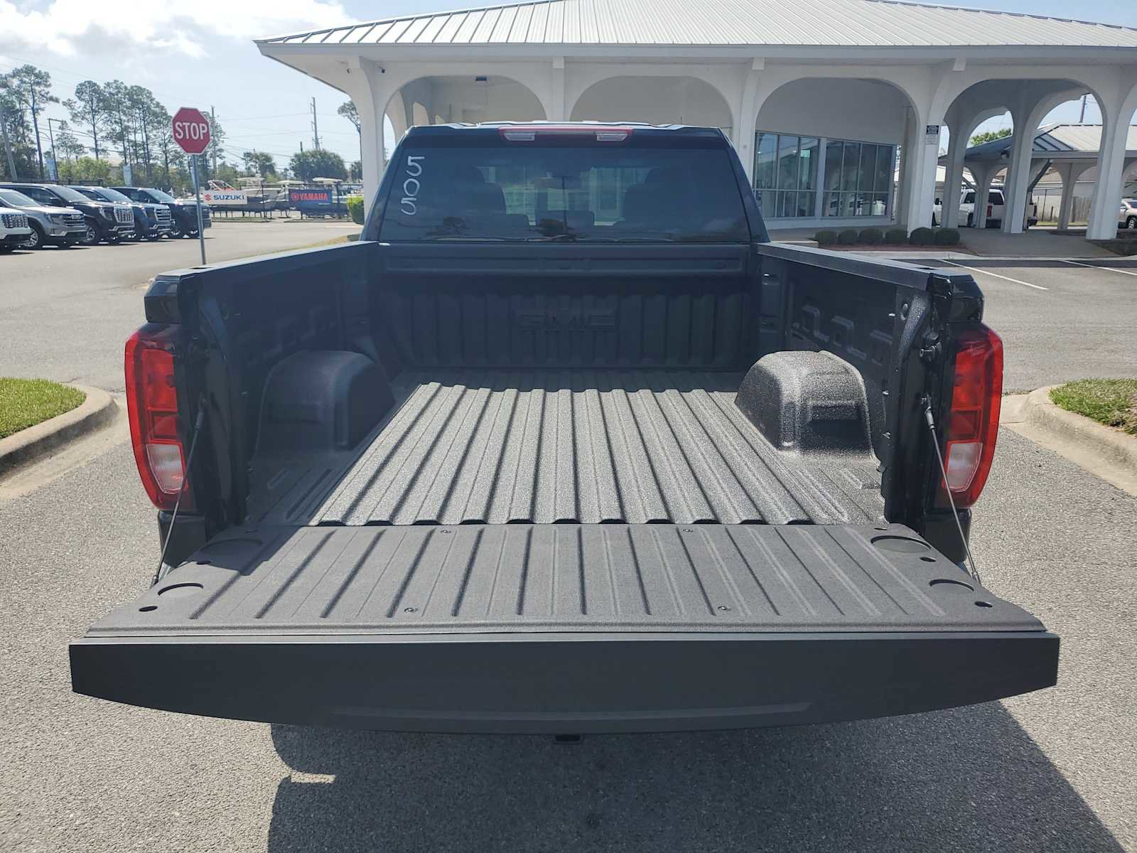New 2026 GMC Sierra 1500 SLE w/ X31 Off-Road Package image 5
