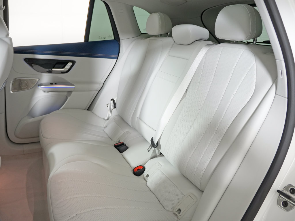 Certified 2025 Mercedes-Benz EQE 350+ 4MATIC SUV w/ Driver Assistance Package image 32