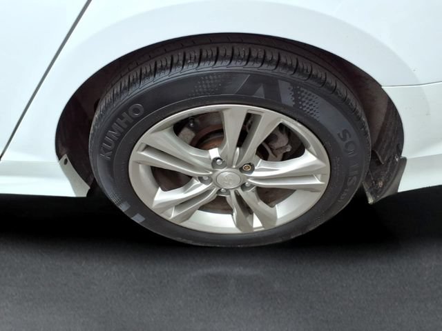 Used 2019 Hyundai Sonata SEL w/ Winter Weather Package FWD image 8