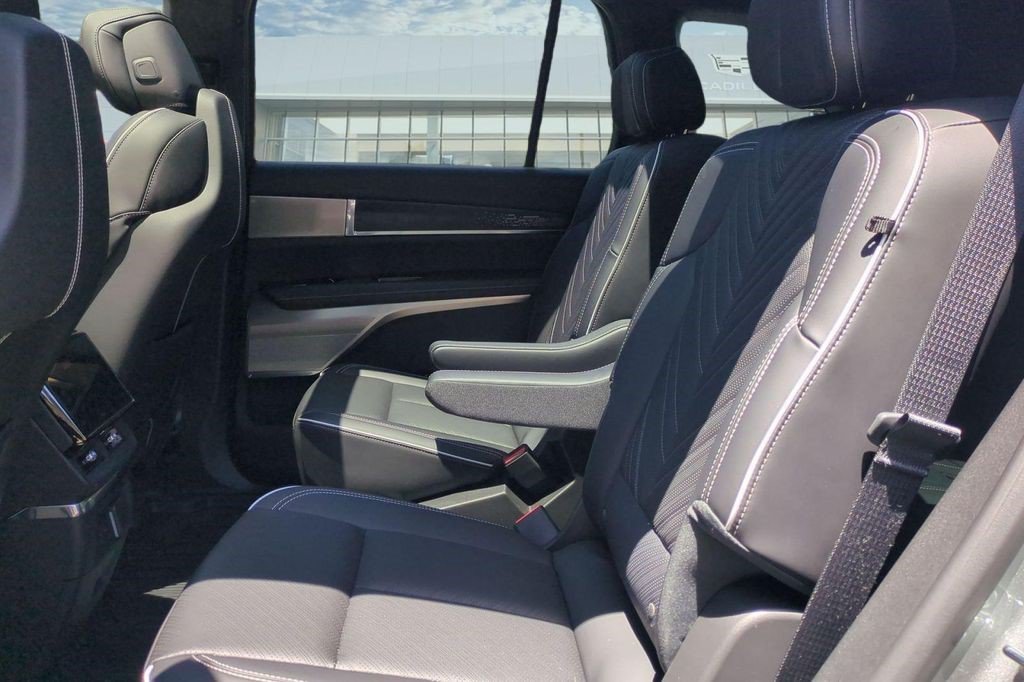 Certified 2026 Cadillac Vistiq Premium Luxury w/ LPO, Floor Liner Package AWD/4WD image 29