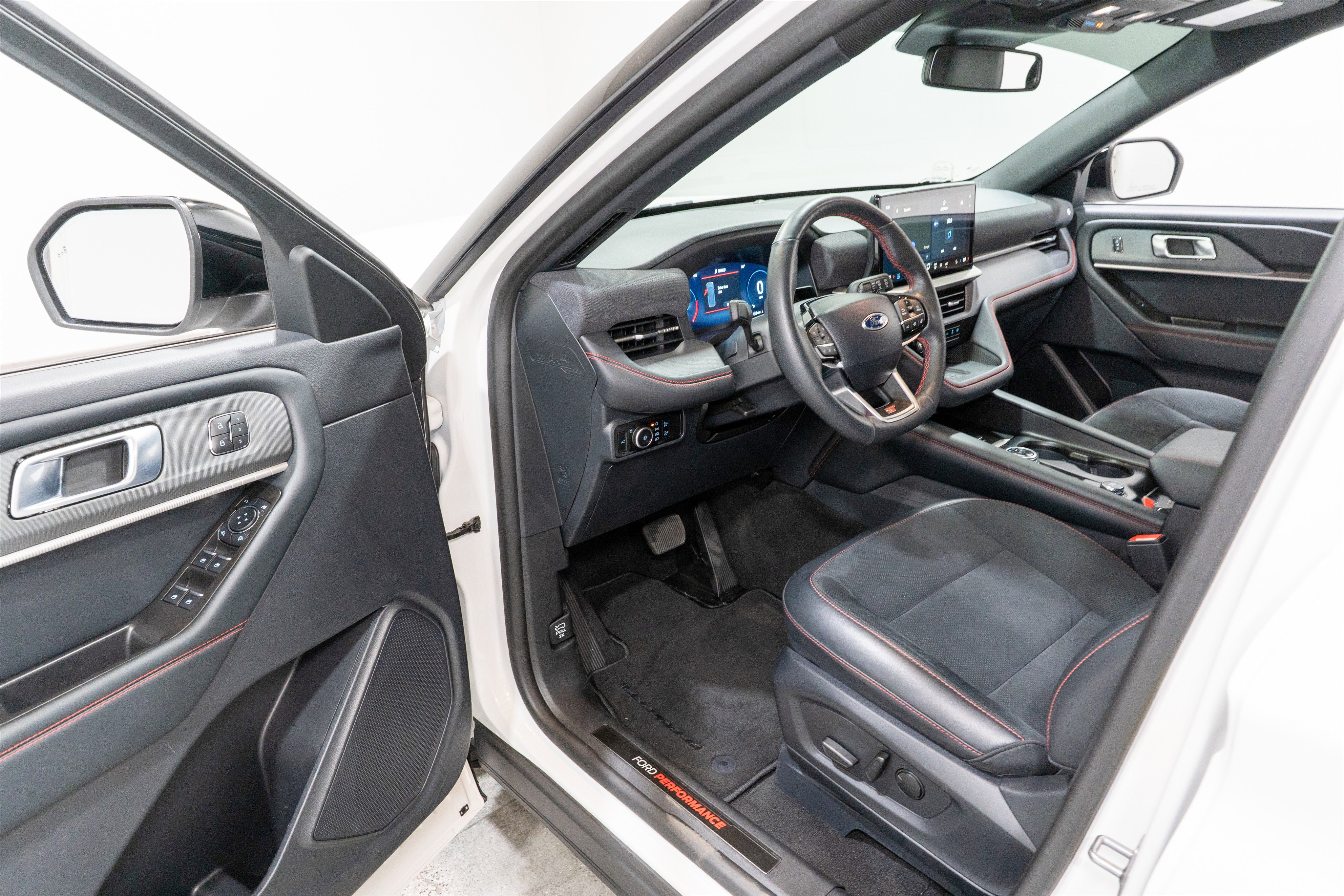 Used 2025 Ford Explorer ST AWD/4WD image 12