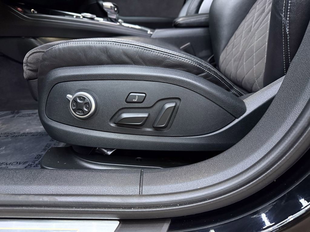 Used 2018 Audi S4 Premium Plus w/ Navigation Package image 16