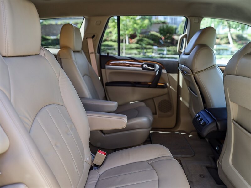Used 2011 Buick Enclave CXL FWD image 23