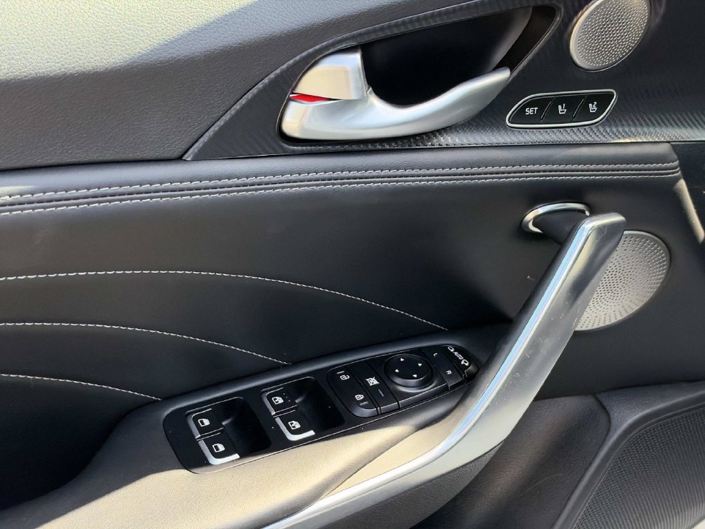 Used 2022 Kia Stinger GT2 w/ Scorpion Package RWD image 16