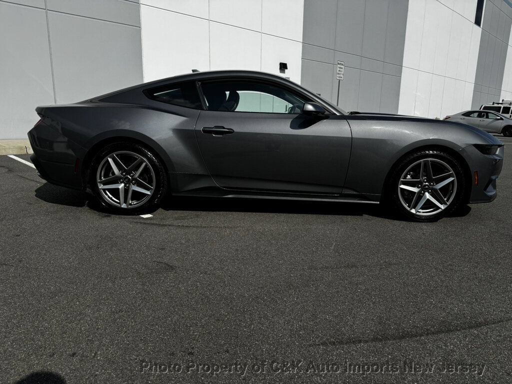 Used 2025 Ford Mustang Coupe RWD image 7