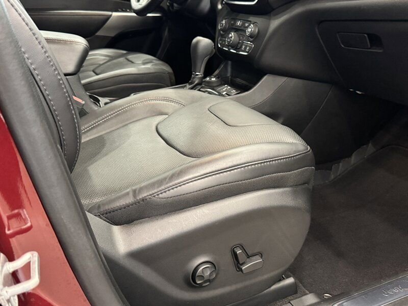 Used 2019 Jeep Cherokee High Altitude image 18