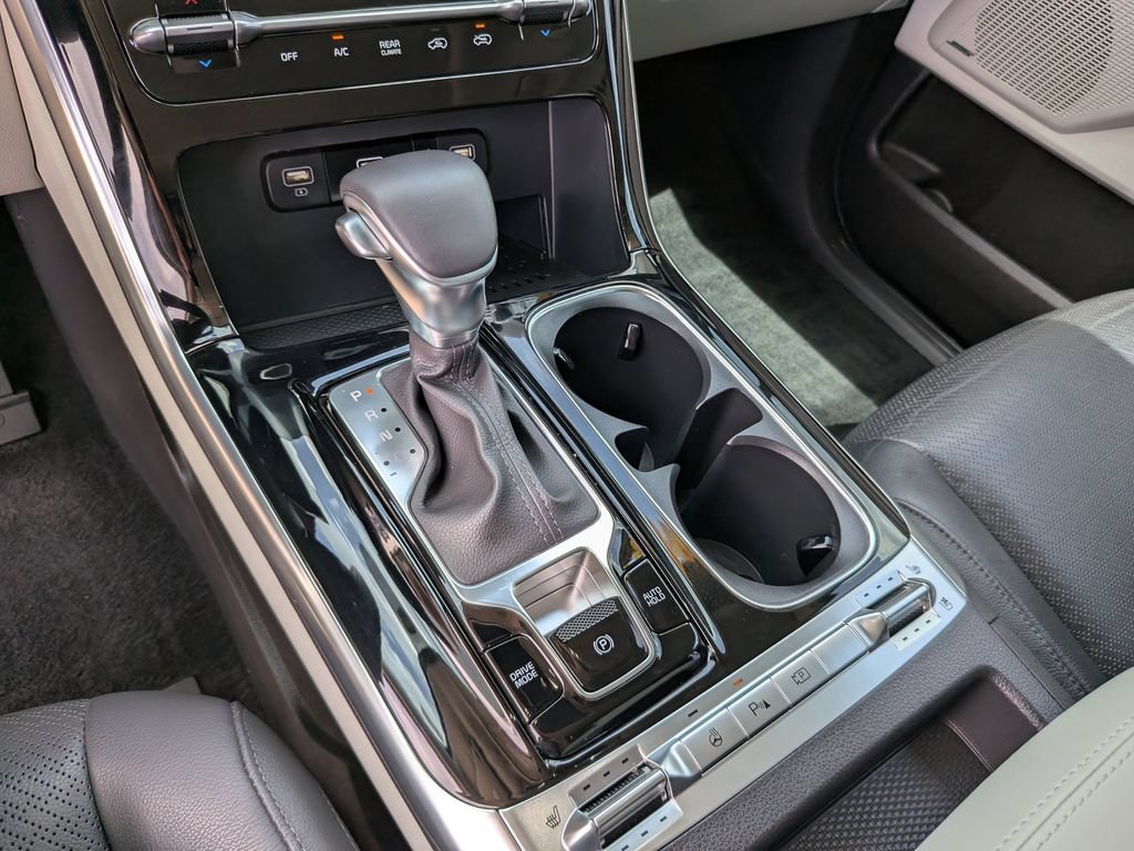 Certified 2024 Kia Carnival SX Prestige FWD image 27