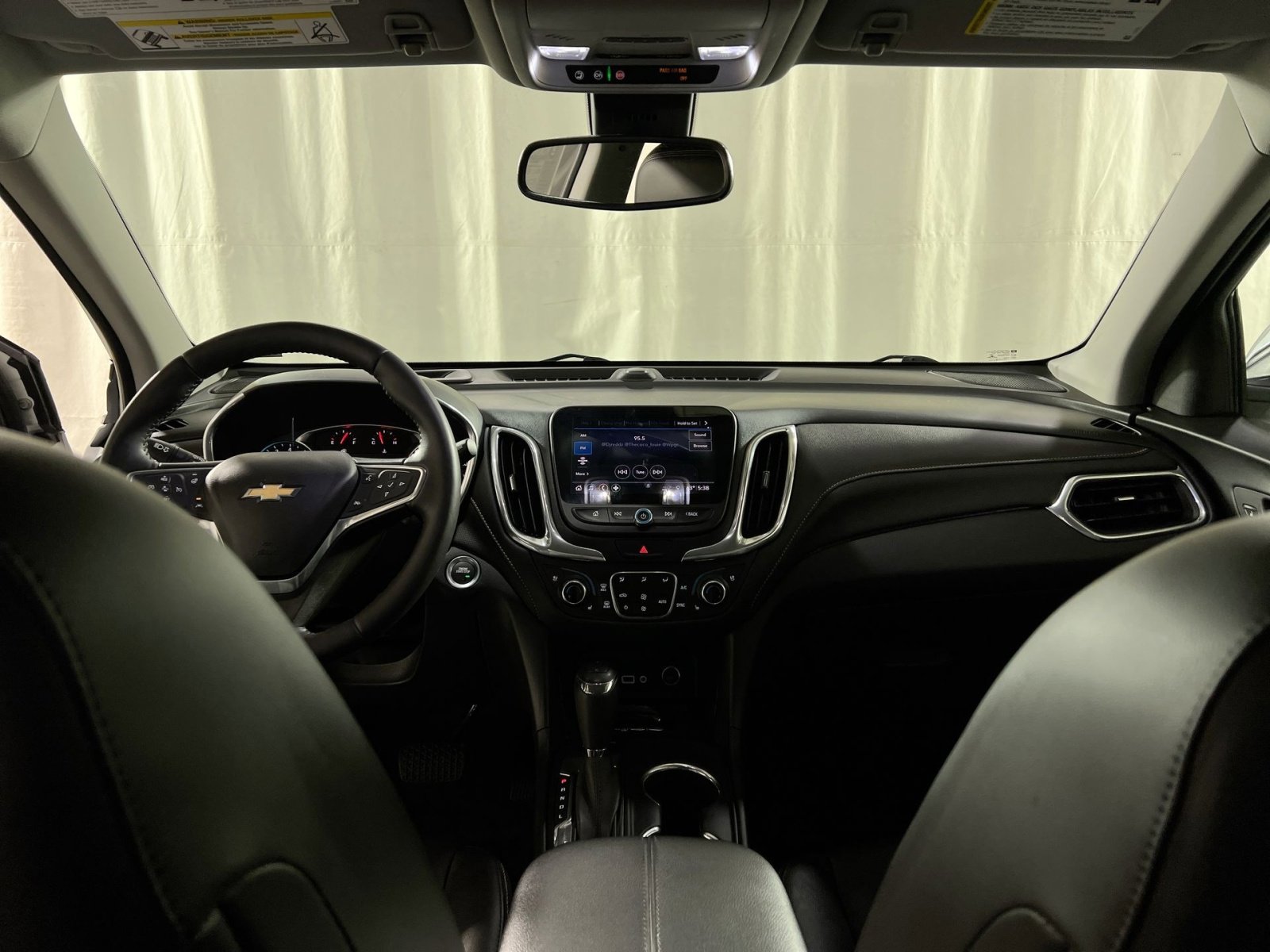 Used 2019 Chevrolet Equinox Premier image 17