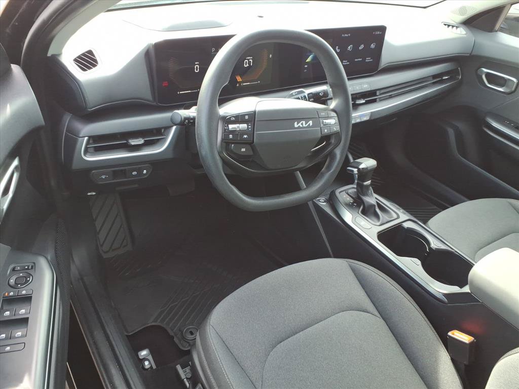 Used 2025 Kia K4 FWD image 18