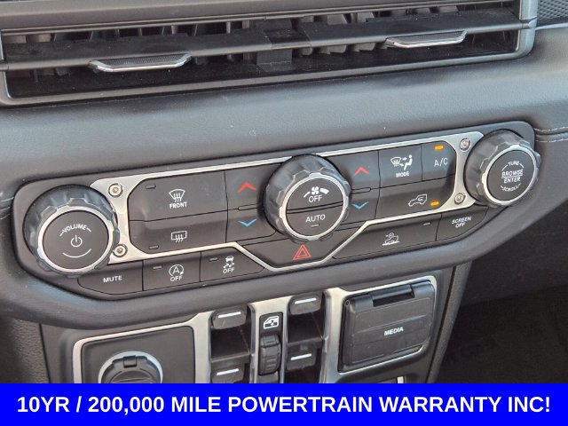 Used 2025 Jeep Wrangler Unlimited Rubicon AWD/4WD image 24
