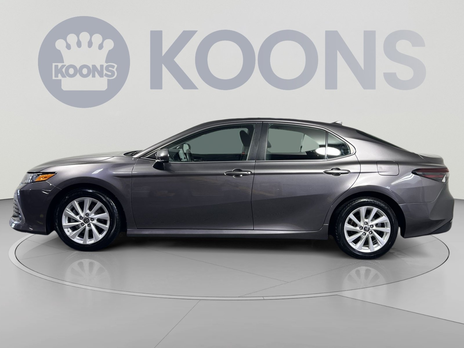 Used 2021 Toyota Camry LE FWD image 2