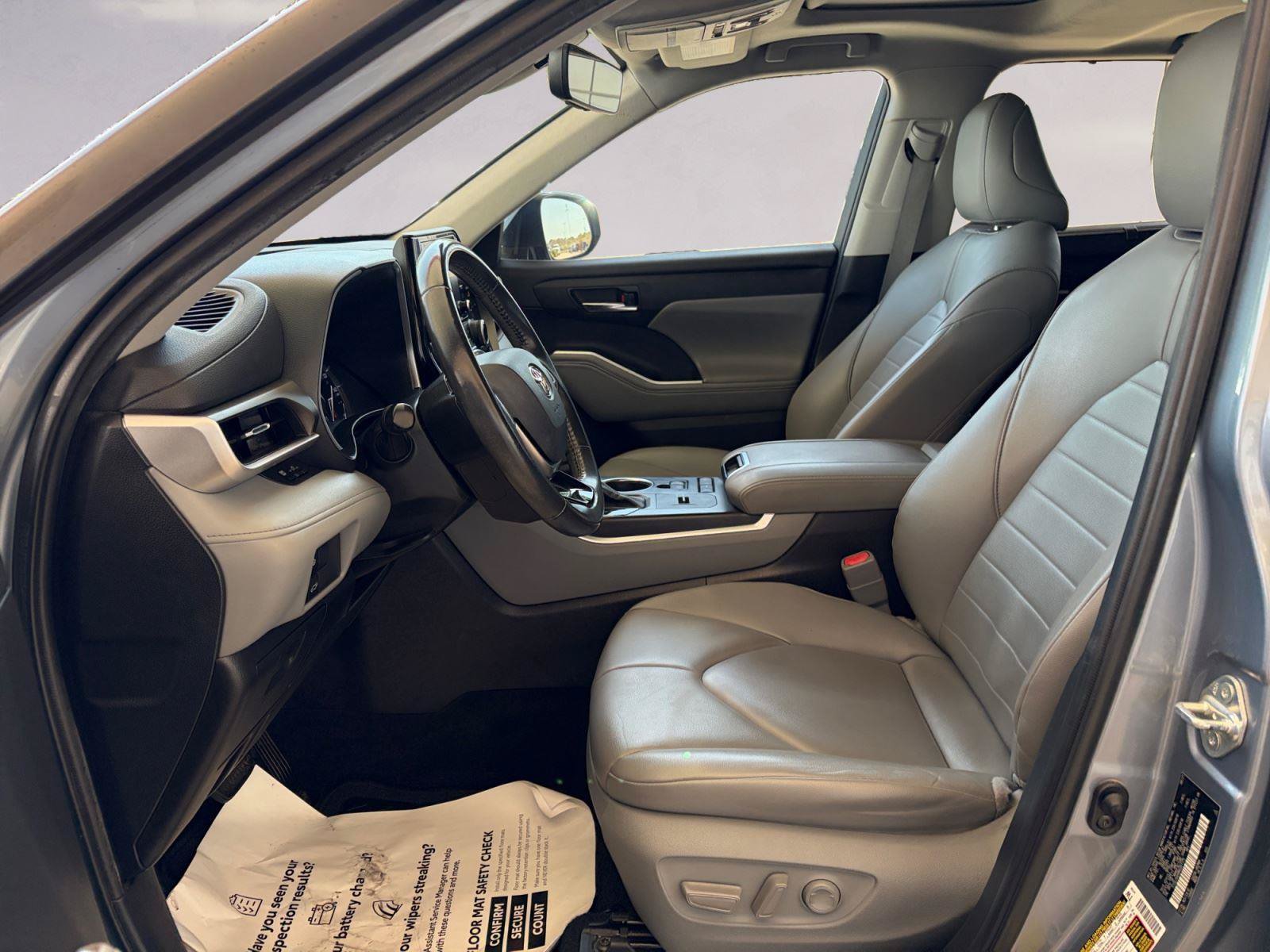 Used 2021 Toyota Highlander XLE FWD image 9