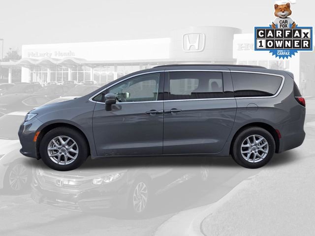 Used 2022 Chrysler Pacifica Touring-L image 2