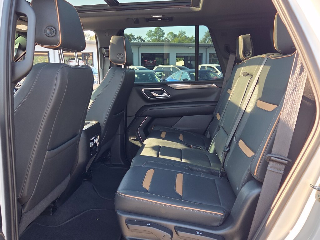 Certified 2023 GMC Yukon AT4 w/ AT4 Premium Plus Package AWD/4WD image 4