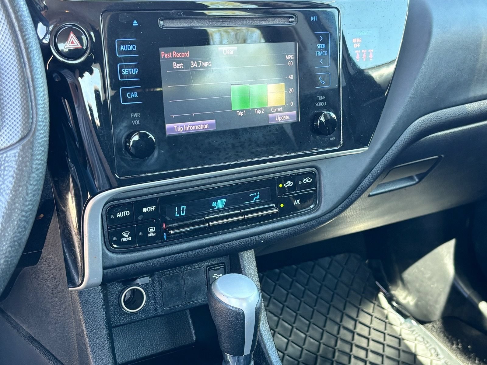 Used 2019 Toyota Corolla LE FWD image 23