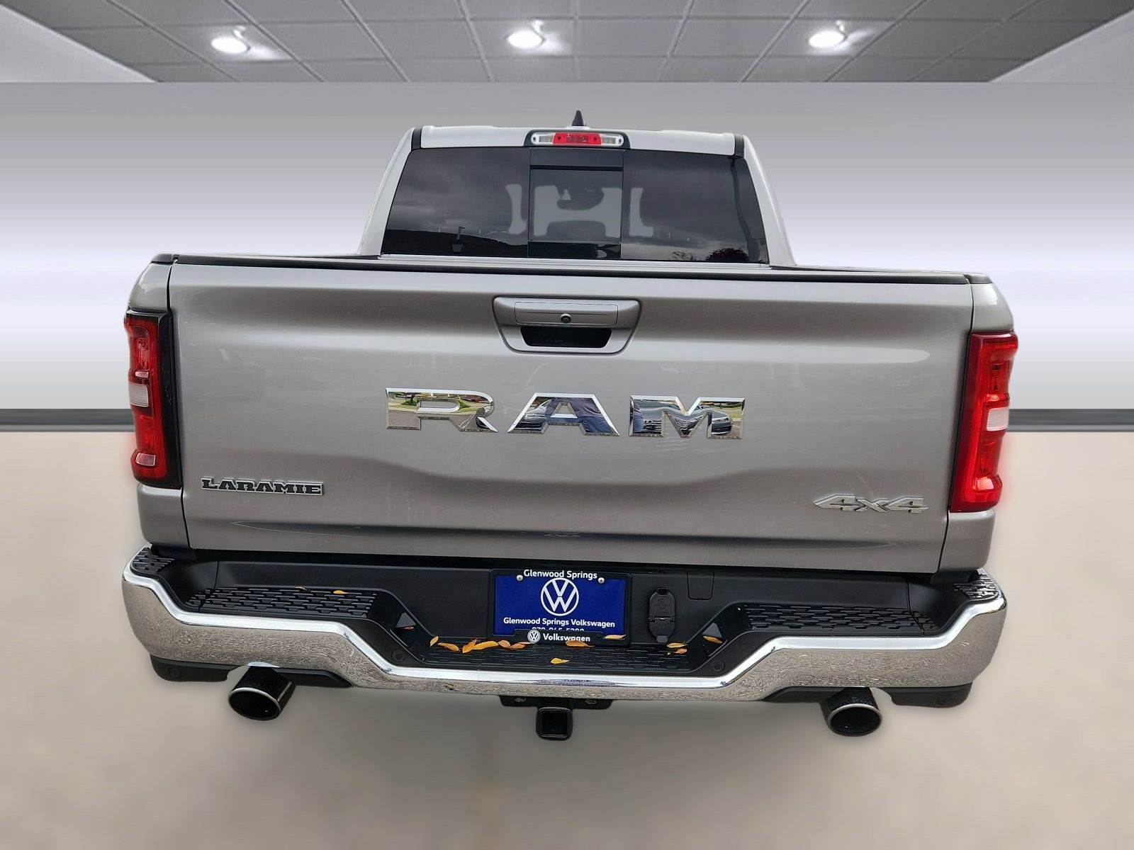 Used 2025 RAM 1500 Laramie image 14