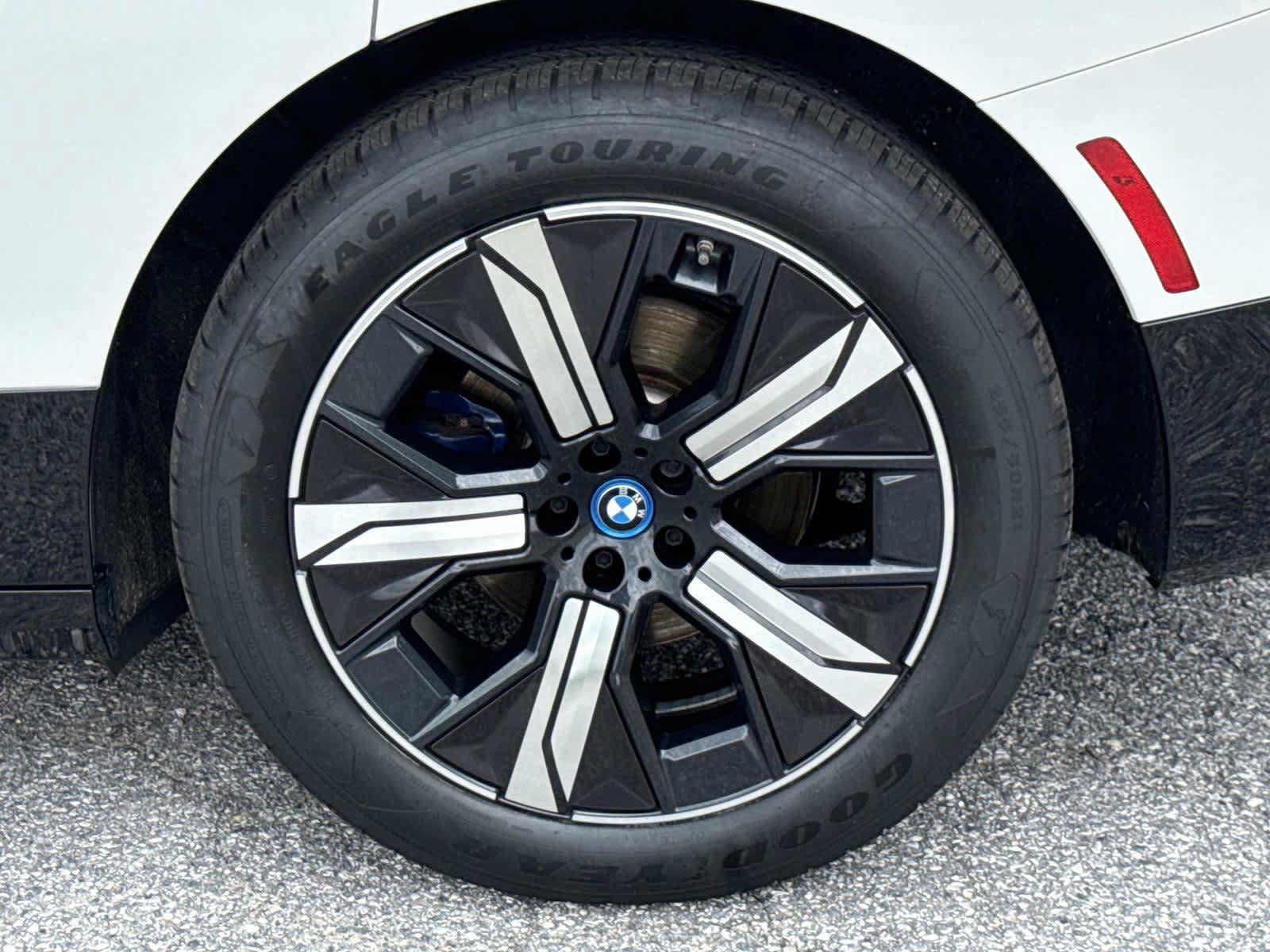 Certified 2024 BMW iX xDrive50 w/ Sport Package AWD/4WD image 12