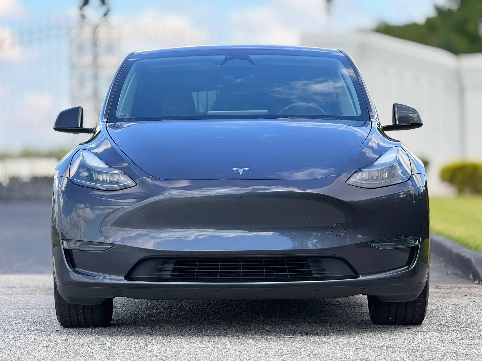Used 2024 Tesla Model Y Long Range AWD/4WD image 3
