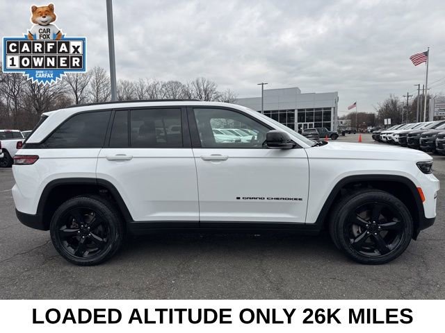 Used 2023 Jeep Grand Cherokee Altitude image 14