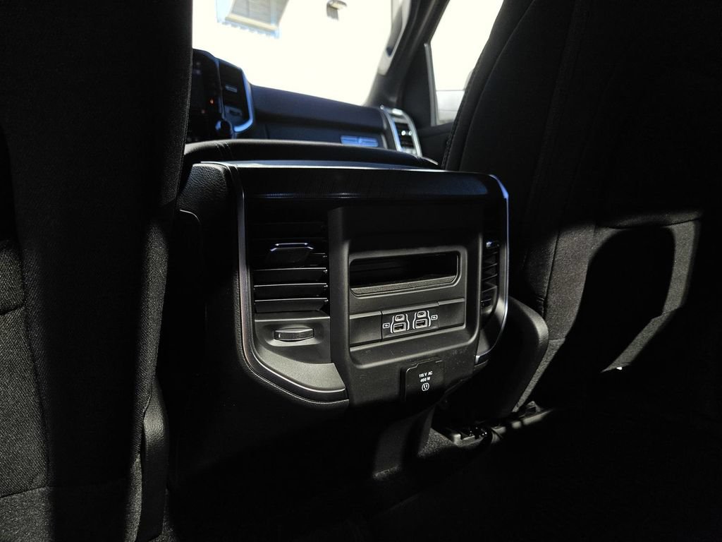 Used 2026 RAM 1500 4x4 Crew Cab image 37