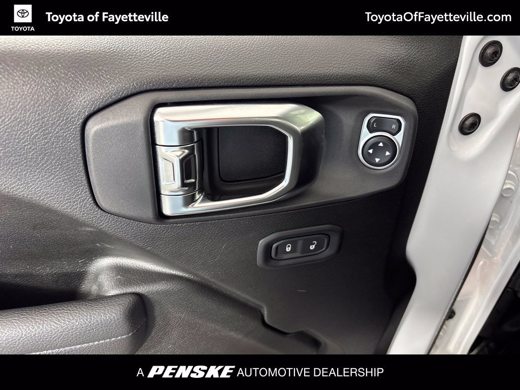 Used 2025 Jeep Gladiator Sport AWD/4WD image 23