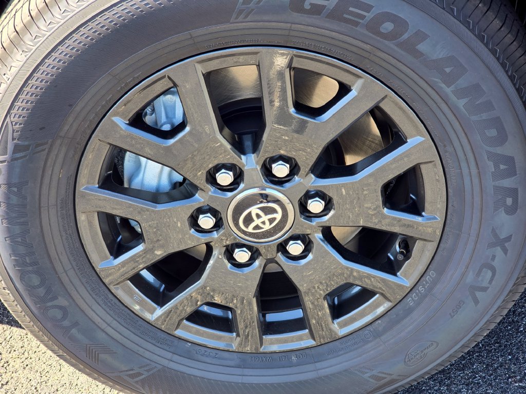New 2026 Toyota 4Runner SR5 AWD/4WD image 9