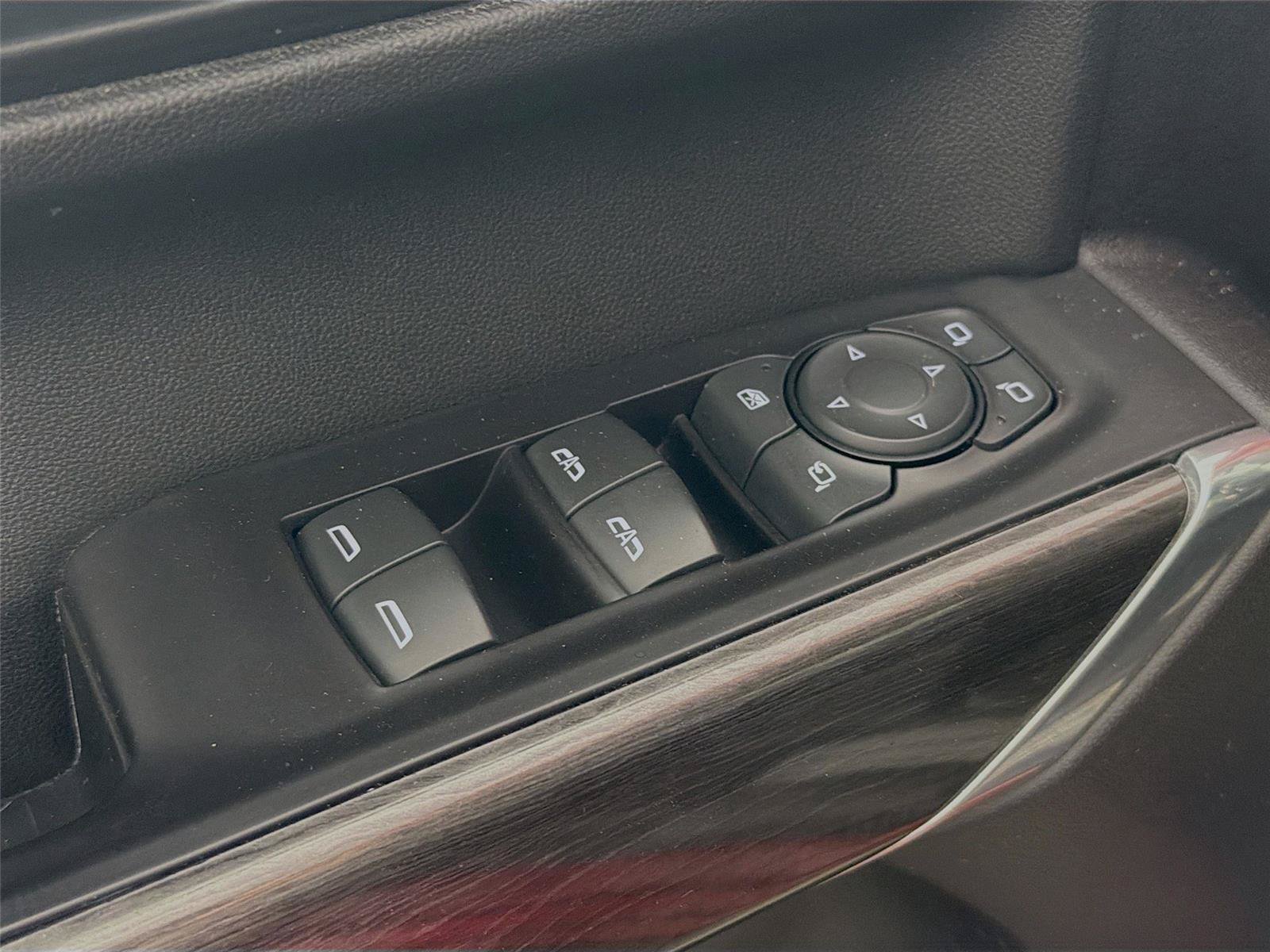 Used 2019 Chevrolet Silverado 1500 LTZ w/ LTZ Convenience Package AWD/4WD image 24