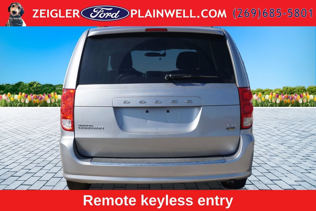 Used 2016 Dodge Grand Caravan SXT FWD image 4