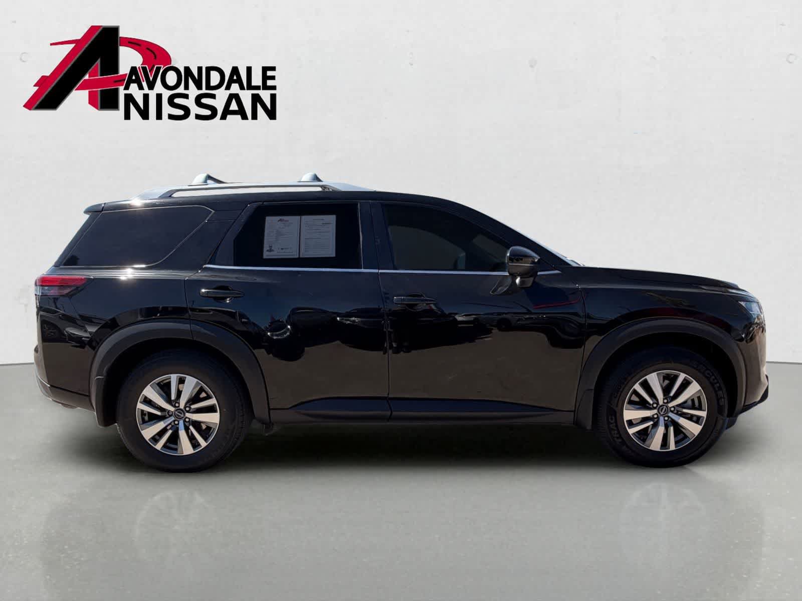 Used 2022 Nissan Pathfinder SL FWD image 5