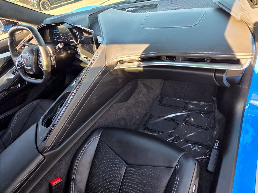 Used 2022 Chevrolet Corvette Stingray Premium Conv w/ Z51 Performance Package RWD image 13