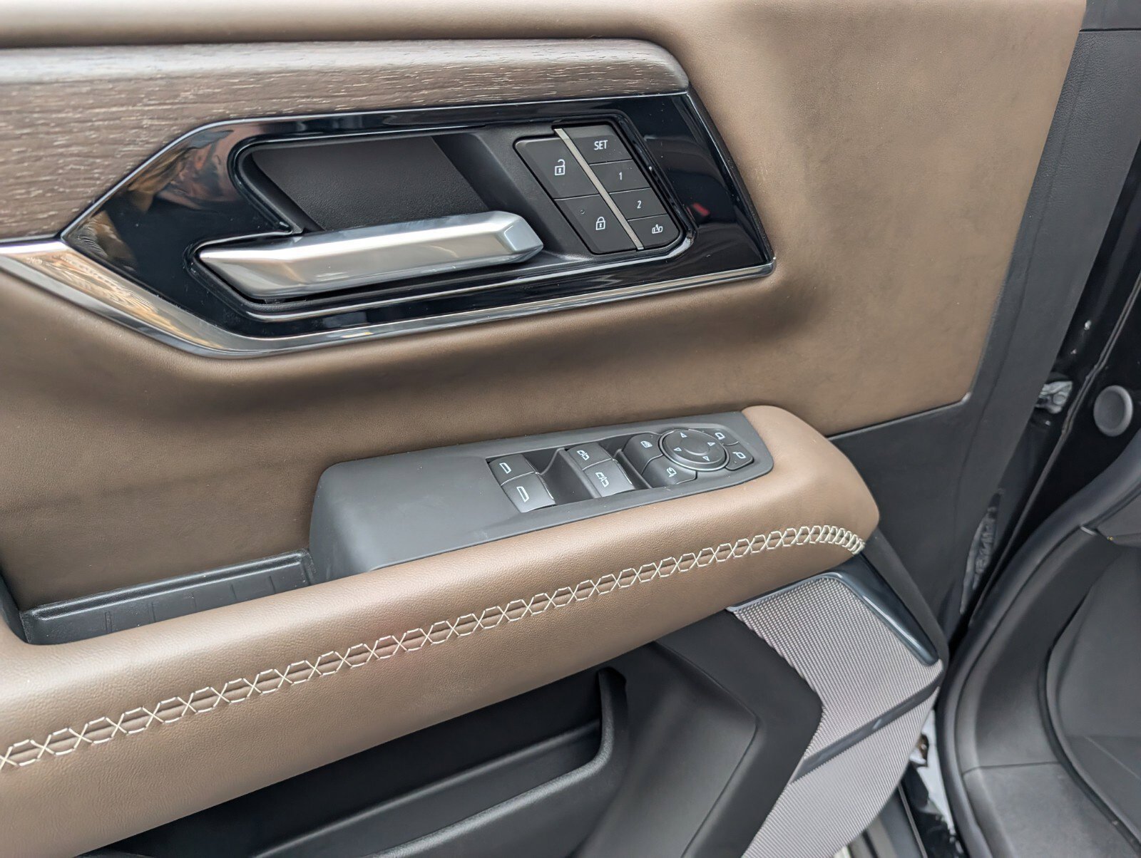 New 2026 GMC Yukon XL Denali Ultimate w/ LPO, Floor Liner Package AWD/4WD image 38