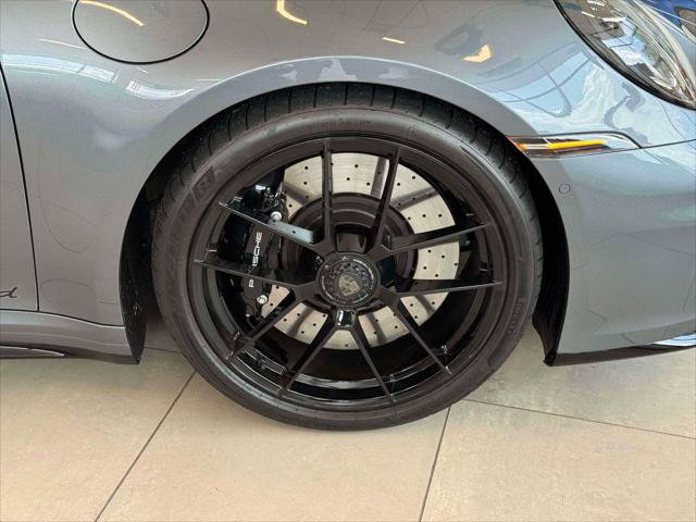 Used 2025 Porsche 911 Carrera GTS RWD image 9