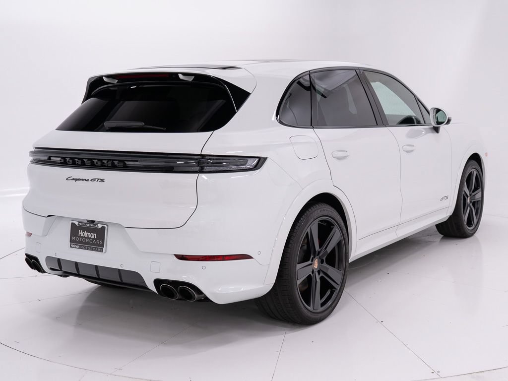 Used 2026 Porsche Cayenne GTS AWD/4WD image 5