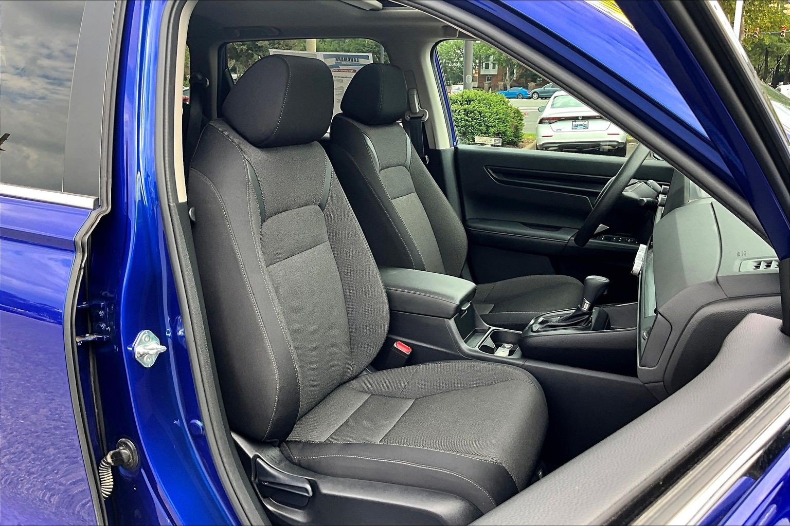 Used 2024 Honda CR-V EX image 7