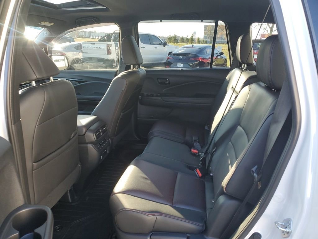 Certified 2024 Honda Passport Black Edition image 26