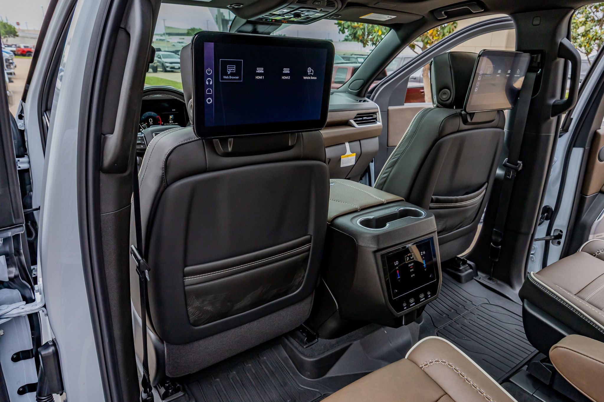 Used 2026 GMC Yukon XL Denali Ultimate AWD/4WD image 36