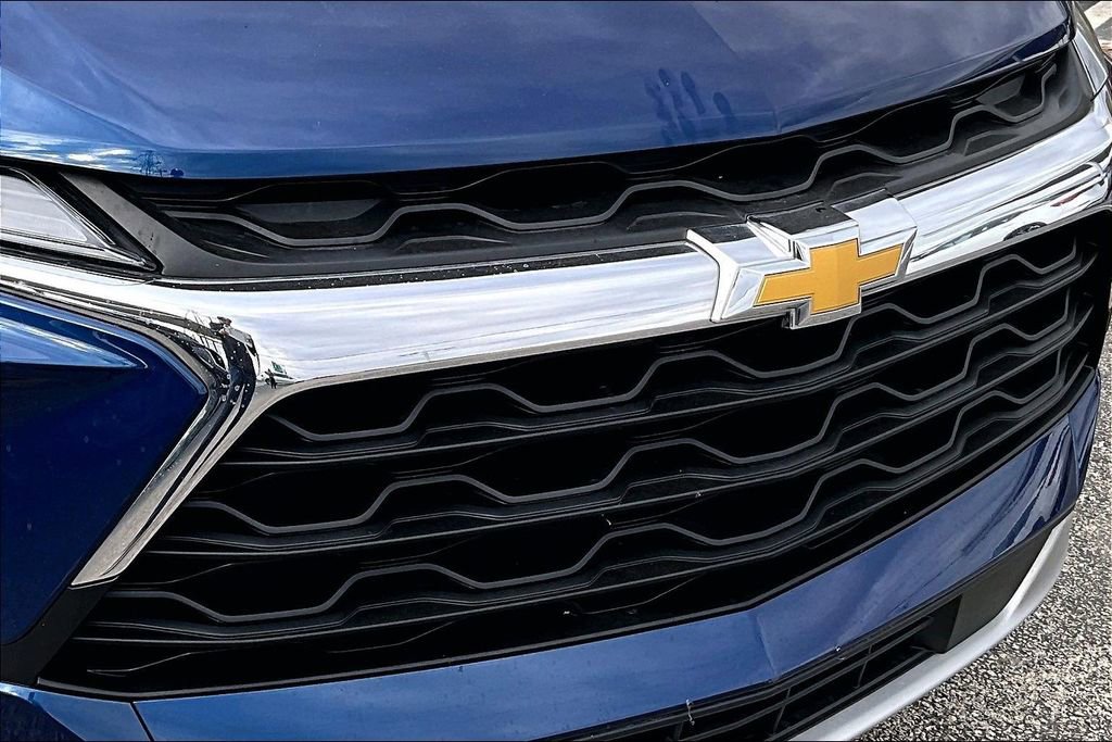 Used 2023 Chevrolet Blazer LT image 38