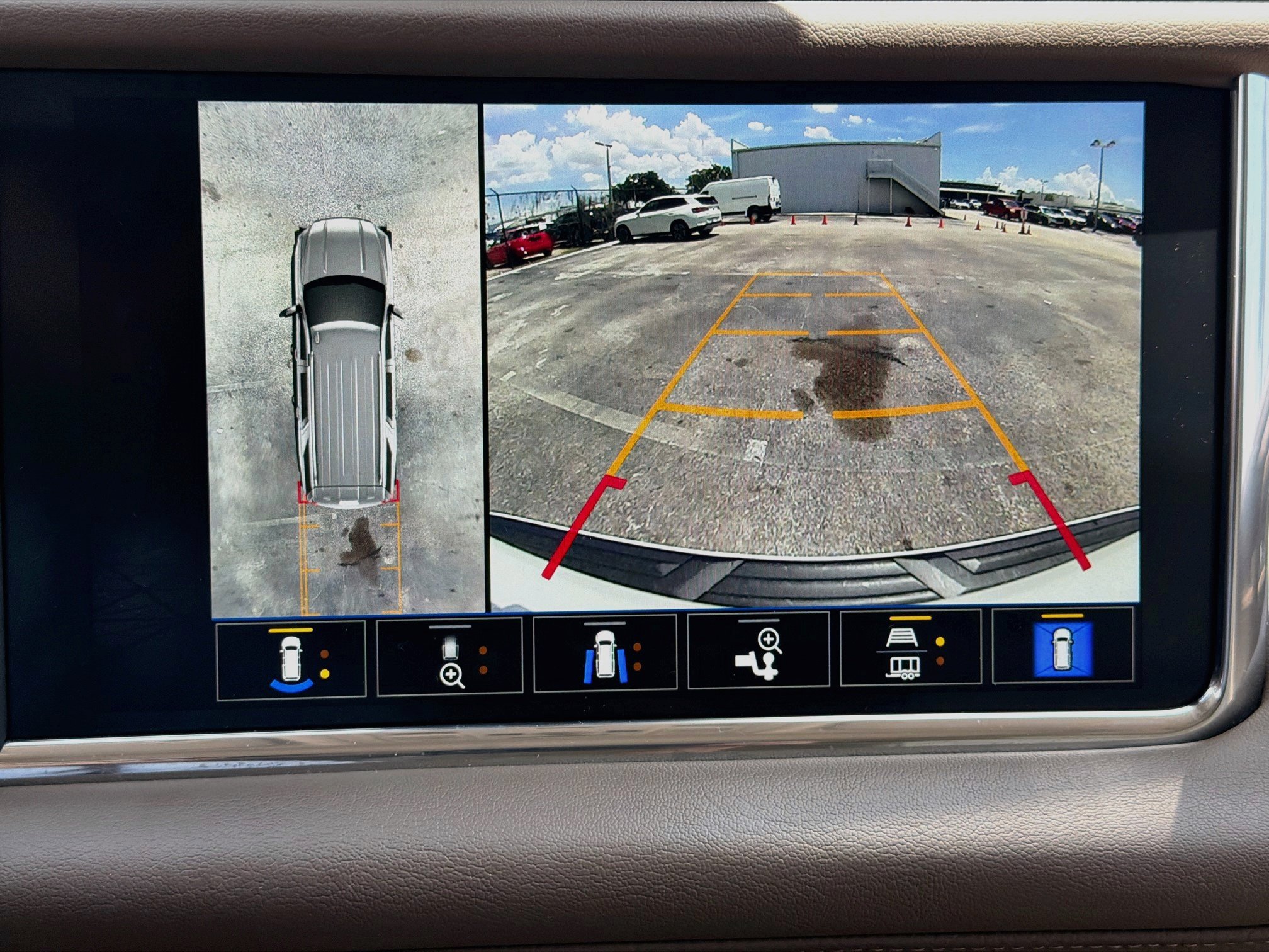 Used 2023 GMC Yukon Denali AWD/4WD image 36