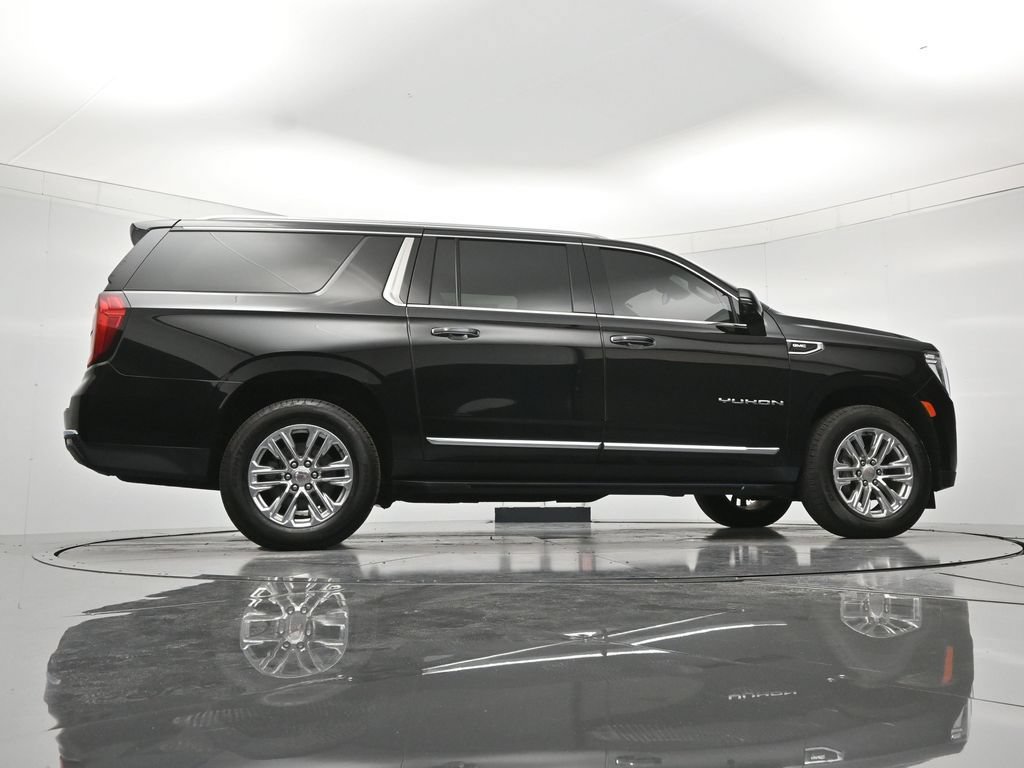 Used 2023 GMC Yukon XL SLT w/ SLT Luxury Package AWD/4WD image 42