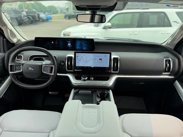 New 2027 Ford Expedition Platinum AWD/4WD image 3